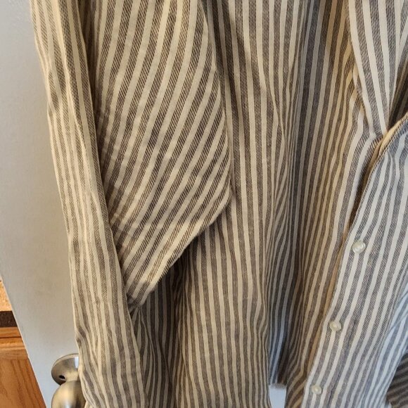 New Abercrombie and Fitch long sleeve shirt - Picture 5 of 5